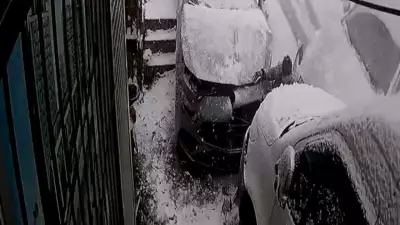 İstanbul'da Mucize Kurtuluş: Karda Kayan Araçtan Çocuk Son Anda Kurtuldu