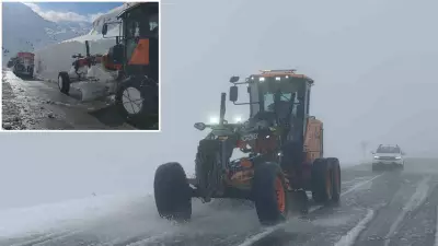 Van'da Çığ Temizleme Çalışmasında Greyder Devrildi: Operatör Yaralandı