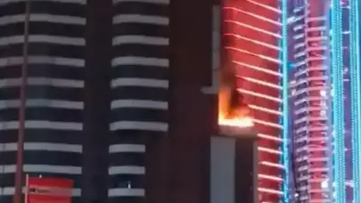 İzmir Konak'ta 37 Katlı Lüks Binada Çıkan Yangın İtfaiyenin Hızlı Müdahalesiyle Kontrol Altına Alındı