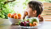 Ara Tatilde Çocuk Beslenmesi: Uzman Uyarıyor, Düzensizlik Bağışıklığı Zayıflatıyor