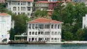 Boğaz'ın İki Asırlık Tarihi Yalısı Rekor Fiyatla Satışta: 1.8 Milyar TL