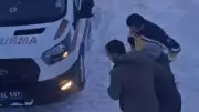 Kar Engeli Ambulansı Durdurdu, İl Özel İdaresi Ekipleri Yolu Açtı