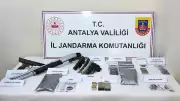 Kemer'de Uyuşturucu Operasyonu: 28 Şüpheli Yakalandı, Ölümlü Vaka Bağlantısı Ortaya Çıktı