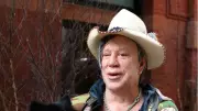 Mickey Rourke Sokakta Kalma Tehlikesiyle Karşı Karşıya: Borçlar ve Gurur Çatışması
