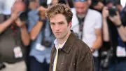 Robert Pattinson'dan Nilüfer Yanya Övgüsü: 'Şarkılarını Seviyorum, Harika'