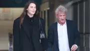 Sean Penn, 35 Yaş Küçük Sevgilisi Valeria Nicov ile Santa Monica'da Görüntülendi