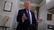 Trump Kanada'ya Çin Ürünleri İçin %100 Gümrük Vergisi Tehdidinde Bulundu