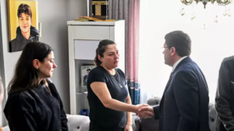 Adalet Bakanı Tunç, Öldürülen Atlas Çağlayan'ın Ailesini Ziyaret Etti