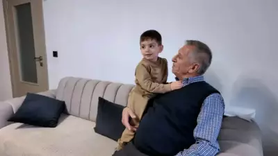 Adıyaman'da Depremden Kurtulan Yusuf Berk ve Dedesi Abdullah Çelik Yeni Evlerinde