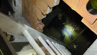 Ayvalık'ta İnşaattan Düşen İşçi Yarım Saatlik Operasyonla Kurtarıldı