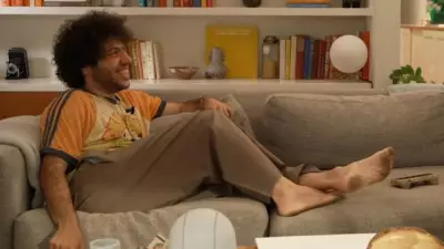 Benny Blanco'nun Kirli Ayakları ve Gaz Çıkarması Selena Gomez Hayranlarını Öfkelendirdi