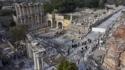 Efes Ören Yeri Otopark Rantına Kurban Edilemeyecek Kadar Kıymetli