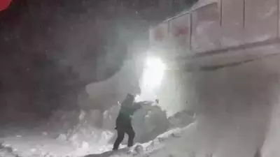 Erciyes Dağı'nda Kar Kalınlığı 3 Metreyi Buldu, Tipi Etkili Oluyor