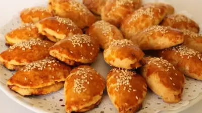 Evde Yumuşak Poğaça Tarifi: Mayalı ve Mayasız Nasıl Yapılır?