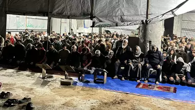 Gazze'de Savaşın Gölgesinde İlk Teravih Coşkusu Yaşandı