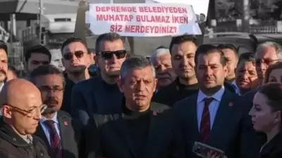 Hatay'da CHP Lideri Özgür Özel'e Sert Protesto: 'Depremde Neredeydiniz?'