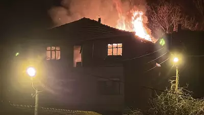 Karabük'te 3 Katlı Evde Çıkan Yangında 1 Kişi Dumandan Etkilendi