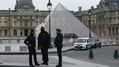 Louvre Müzesi'nde Bilet Dolandırıcılığı Şebekesi Çökertildi: 9 Gözaltı