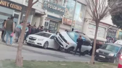 Mardin'de Dehşet Verici Kaza: Kadın Öğretmene Araç Çarptı, Anlar Kamerada