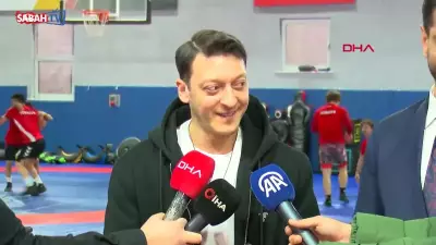 Mesut Özil'den Fenerbahçe Açıklaması: 'Dualarım Sarı-Lacivertlilerle'