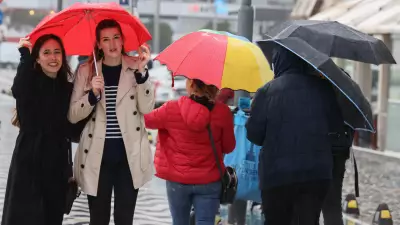 Meteoroloji'den Kritik Uyarı: Marmara, Ege ve Akdeniz'de Sağanak ve Lodos Tehlikesi