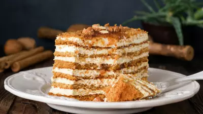 Muhallebili Bisküvili Pasta: Pratik Tarif, Tarihçesi ve Püf Noktaları