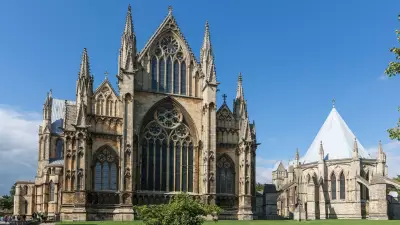 İngiliz Piskopos Stephen Conway Cinsel Saldırı İddialarıyla Gözaltına Alındı