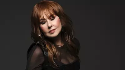 Nilüfer'in Yeni Şarkısı 'Gökyüzü' Ferhat Göçer Bestesiyle Dinleyicileri Selamlıyor