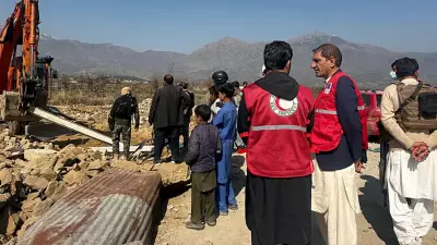 Pakistan'da Bombalı Araç Saldırısı: 12 Kişi Hayatını Kaybetti, 12 Saldırgan Etkisiz Hale Getirildi