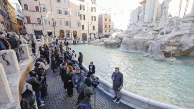 Roma'nın Tarihi Trevi Çeşmesi Artık Ücretli: Turistlerden 2 Avro İsteniyor