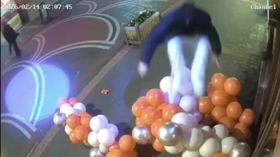 Sevgililer Günü Nefreti Kameralara Yansıdı: Balonları Patlatan Kişi Gözaltında