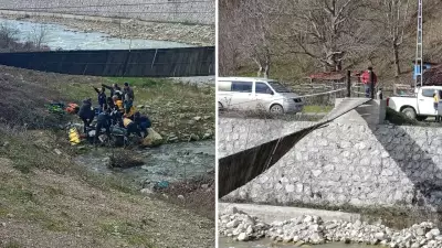 Sinop'ta Şiddetli Rüzgar Ahşap Köprüyü Döndürdü: İki Kişi Suya Düştü