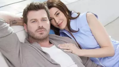 Tatlıtuğ Çifti Cumartesi Kaçamağı Yaptı: Sahildeki Doğal Halleri Hayran Bıraktı