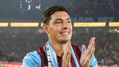 Trabzonspor-Fenerbahçe Maçı Öncesi Oscar Cardozo'ya Sürpriz Plaket