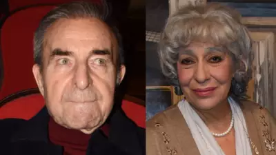 Zafer Ergin, Eski Eşi Melek Baykal'ın Tiyatro Galasında Destek Verdi