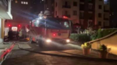 Zeytinburnu'nda Elektrikli Araç Yangını: Site Otoparkında 5 Araç Hasar Gördü