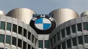 BMW Yangın Riski Nedeniyle Yüz Binlerce Aracını Geri Çağırıyor