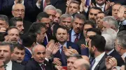 CHP'nin Kürsü Provokasyonuna AK Parti'den Sert Tepkiler: 'Millet İradesine Tahammül Yok'