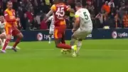 Galatasaray'da Penaltı Tartışması: Osimhen Pozisyonu Hakem Kararıyla Gündem Oldu