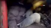 Hayvan Dışkısıyla Kamuflajlı Kamyonette Gizli Bölmeden 19 Kaçak Göçmen Çıktı