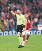 Makkelie'nin Kararları Tartışma Yarattı: Galatasaray'ın Zaferinde Hakem Performansı