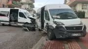 Manavgat'ta Okul Servisleri Çarpıştı: İki Öğrenci Yaralandı