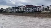 Muğla Sahillerinde Fırtına ve Taşkınlar: Bodrum ve Fethiye'de Hayat Olumsuz Etkilendi