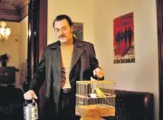 Parçalı Yıllar: Yeşilçam'ın Erotik Komedi Çılgınlığında Bir Oyuncunun Mecburiyet Sınavı