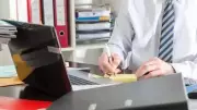 Rüşvetten İhraç Edilen Memurlar Yeniden Göreve Dönebilir mi?