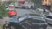 İstanbul'da İnanılmaz Kaza: Adam Kendi Aracının Altında Kaldı!