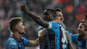 Trabzonspor Gol Krallığında Zirvede: Onuachu Liderliği Paylaşıyor