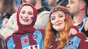 Trabzonspor Taraftarlarından 40 Bin Kişilik Destek: Tribünler Coştu