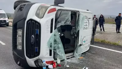 Adana'da Ambulans Kazası: 3 Sağlık Personeli Yaralandı