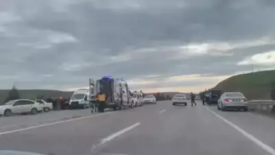 Adıyaman'da Trafik Kazası: Hafif Ticari Araç ile Otomobil Çarpıştı, 5 Yaralı